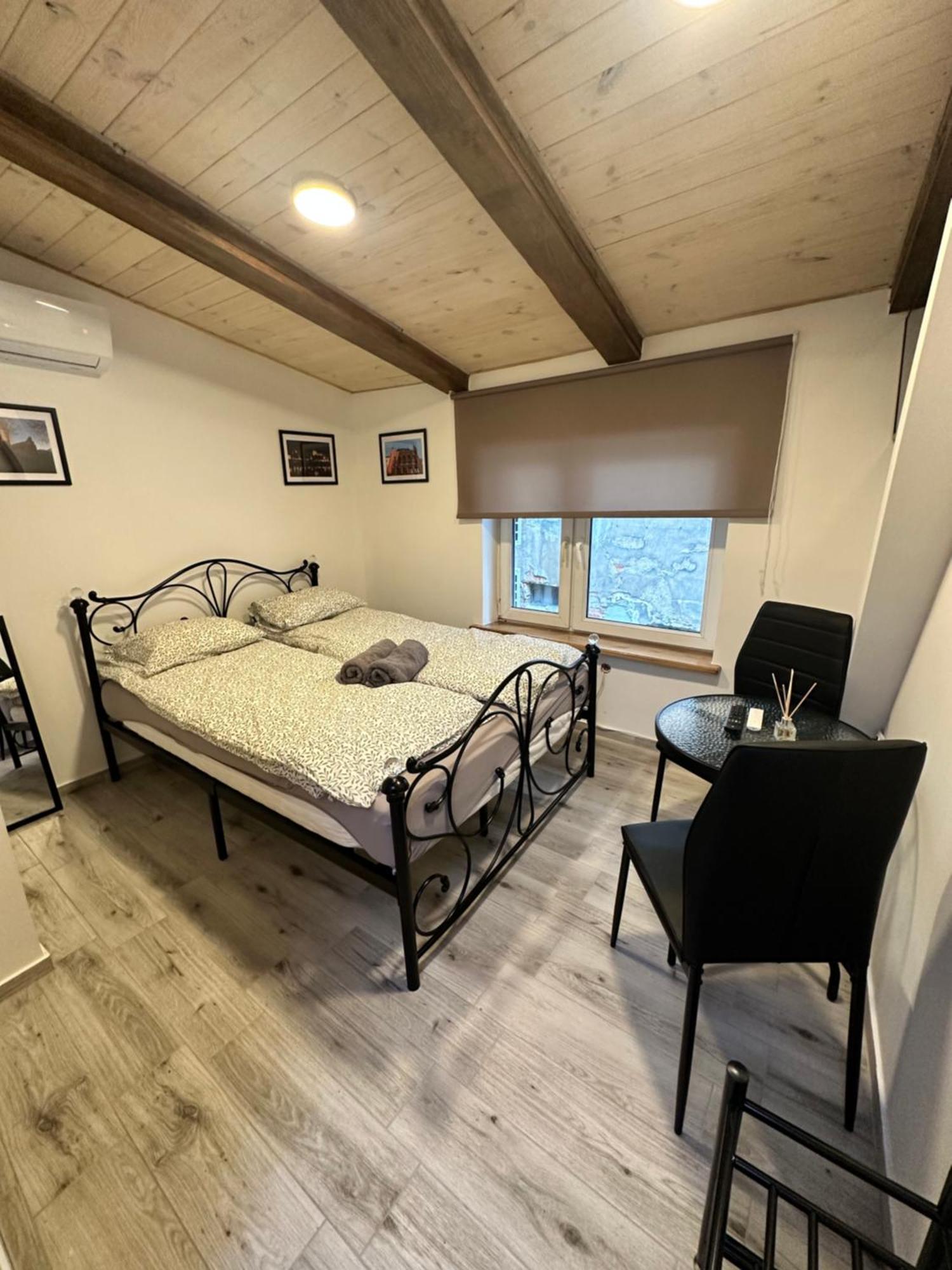 Apartamenty Piernikowy Kacik - Rynek Nowomiejski Z Klimatyzacja Torun Exterior photo