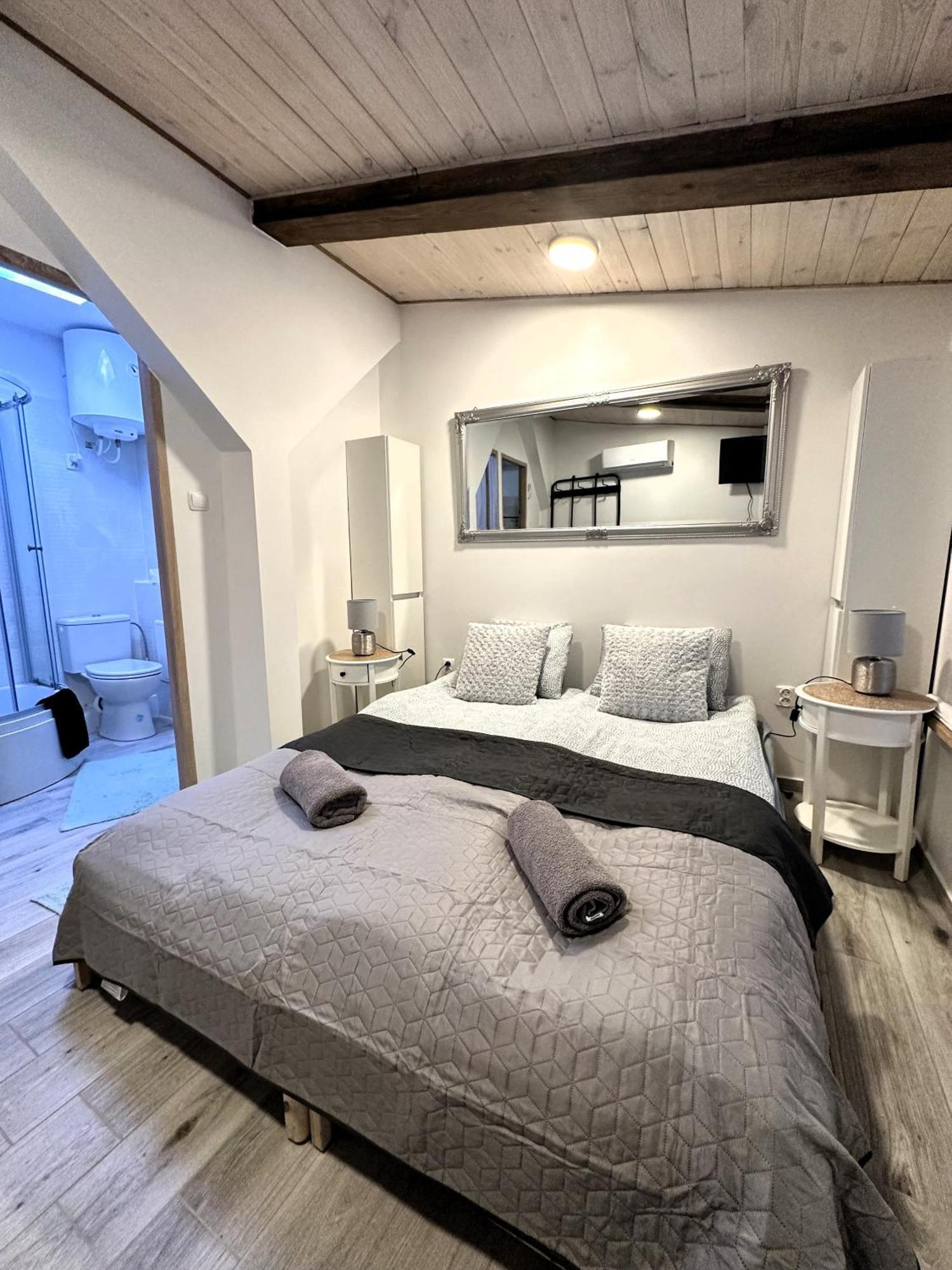 Apartamenty Piernikowy Kacik - Rynek Nowomiejski Z Klimatyzacja Torun Exterior photo