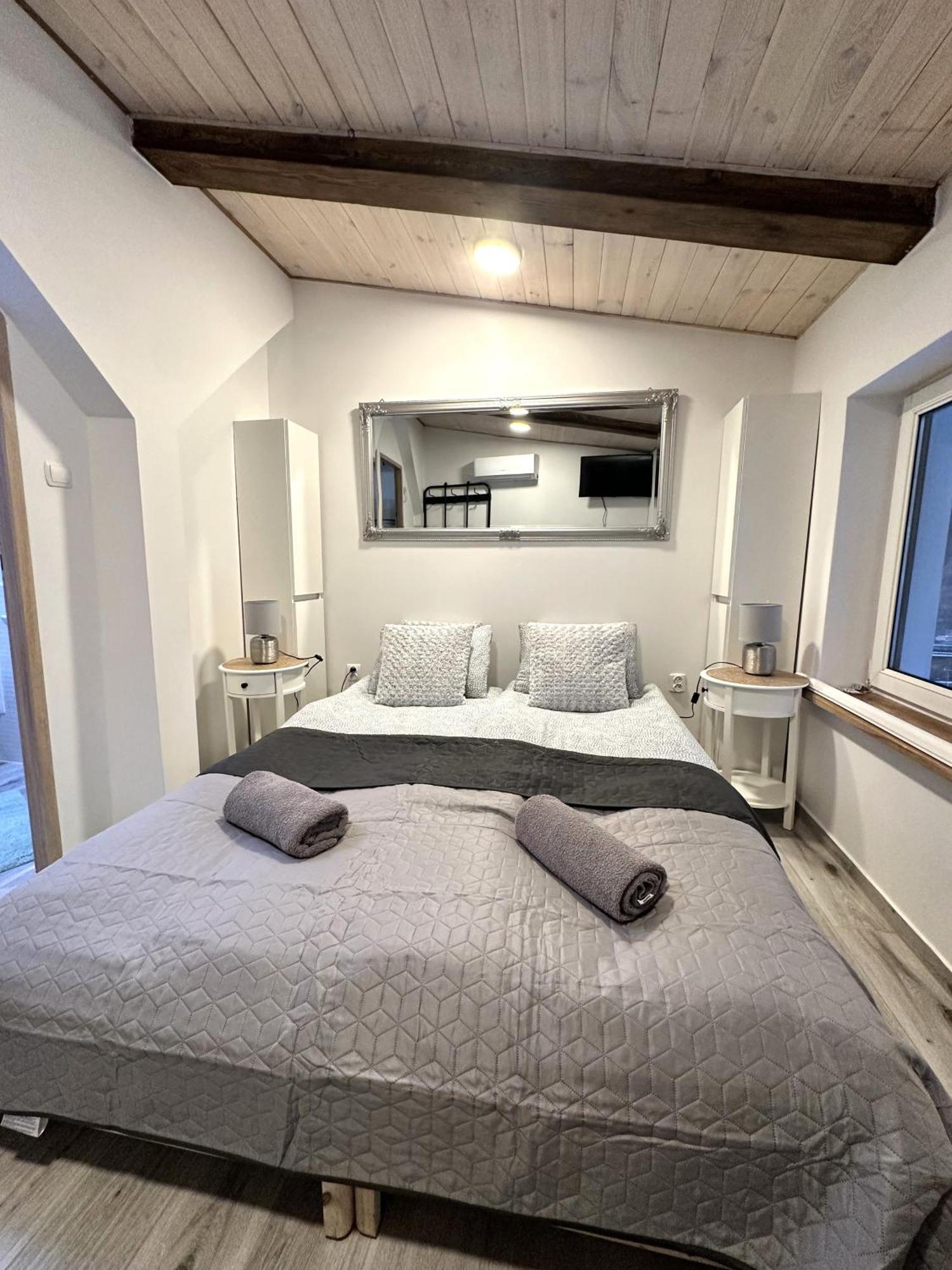 Apartamenty Piernikowy Kacik - Rynek Nowomiejski Z Klimatyzacja Torun Exterior photo