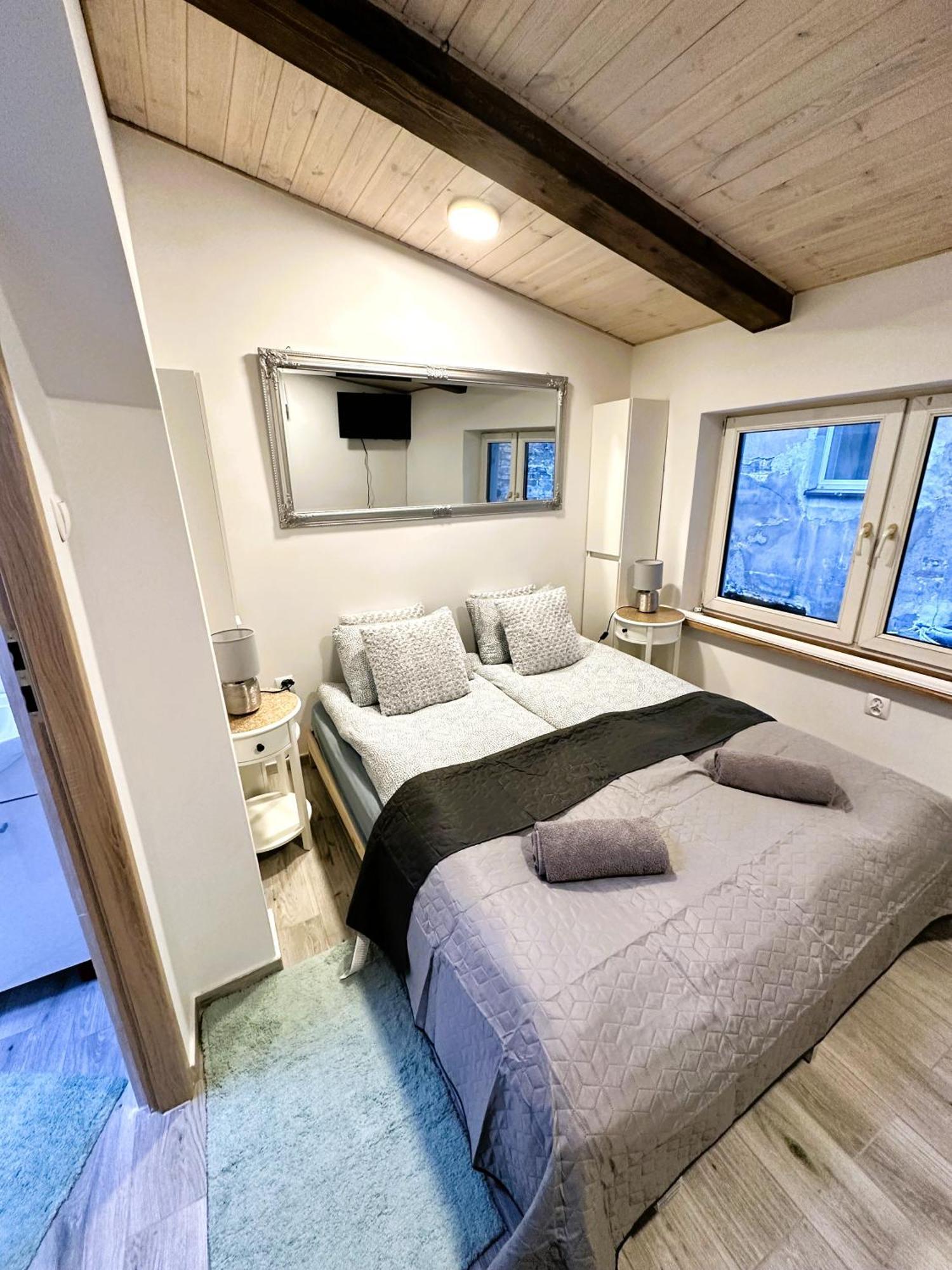 Apartamenty Piernikowy Kacik - Rynek Nowomiejski Z Klimatyzacja Torun Exterior photo