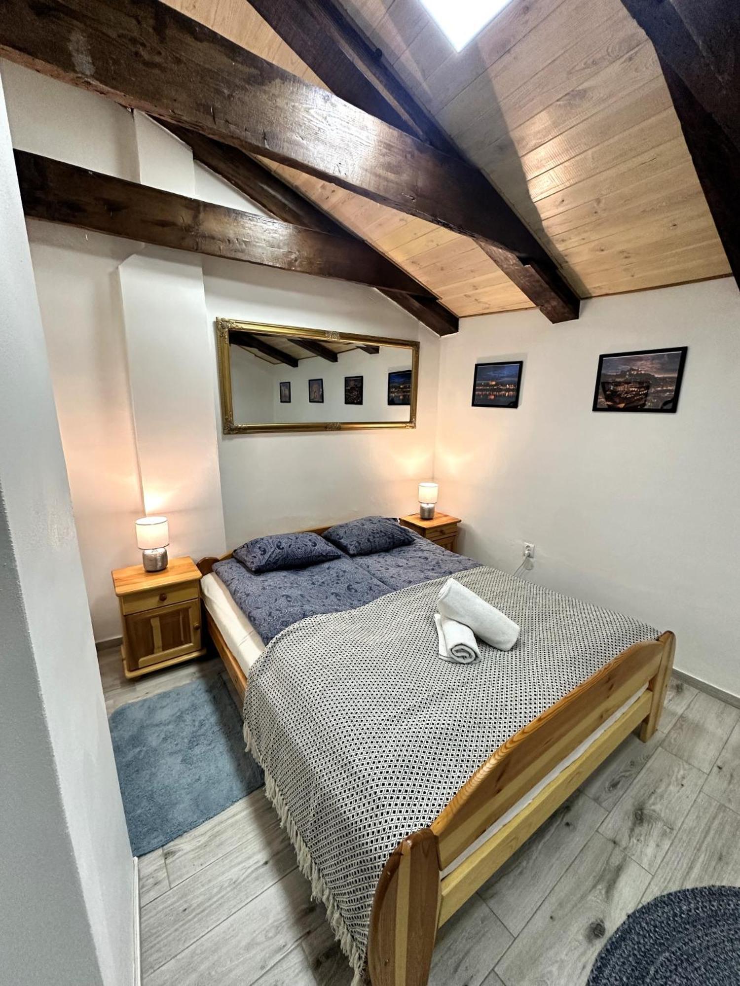 Apartamenty Piernikowy Kacik - Rynek Nowomiejski Z Klimatyzacja Torun Exterior photo